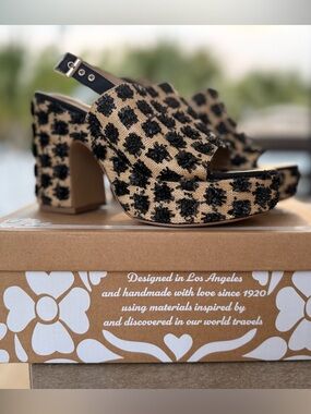 Sbicca Womens Missoula Raffia Platform Casual Sandal in Black